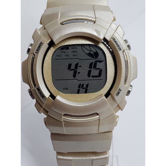 Women's athletic digital watch. Gold color. 026011565, F16883115 Working watch - Picture 1 of 9